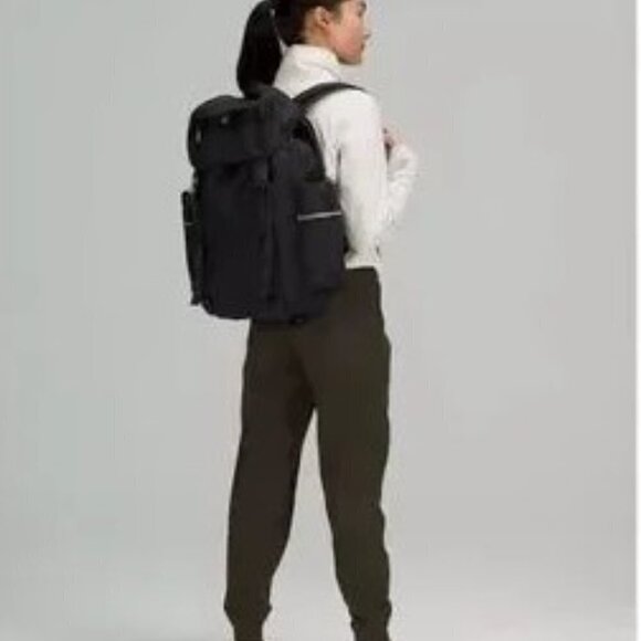 Lululemon Wanderlust Backpack 25L Blue Unisex - Picture 1 of 8